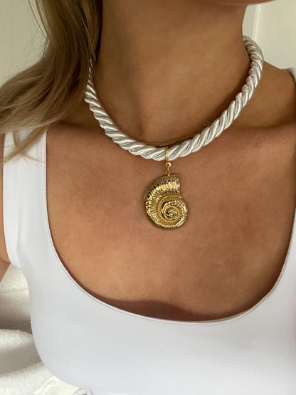 Ibiza Glow necklace