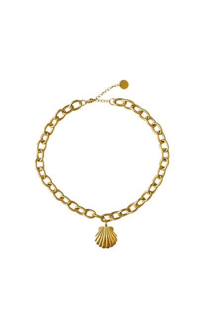 Statement shell necklace
